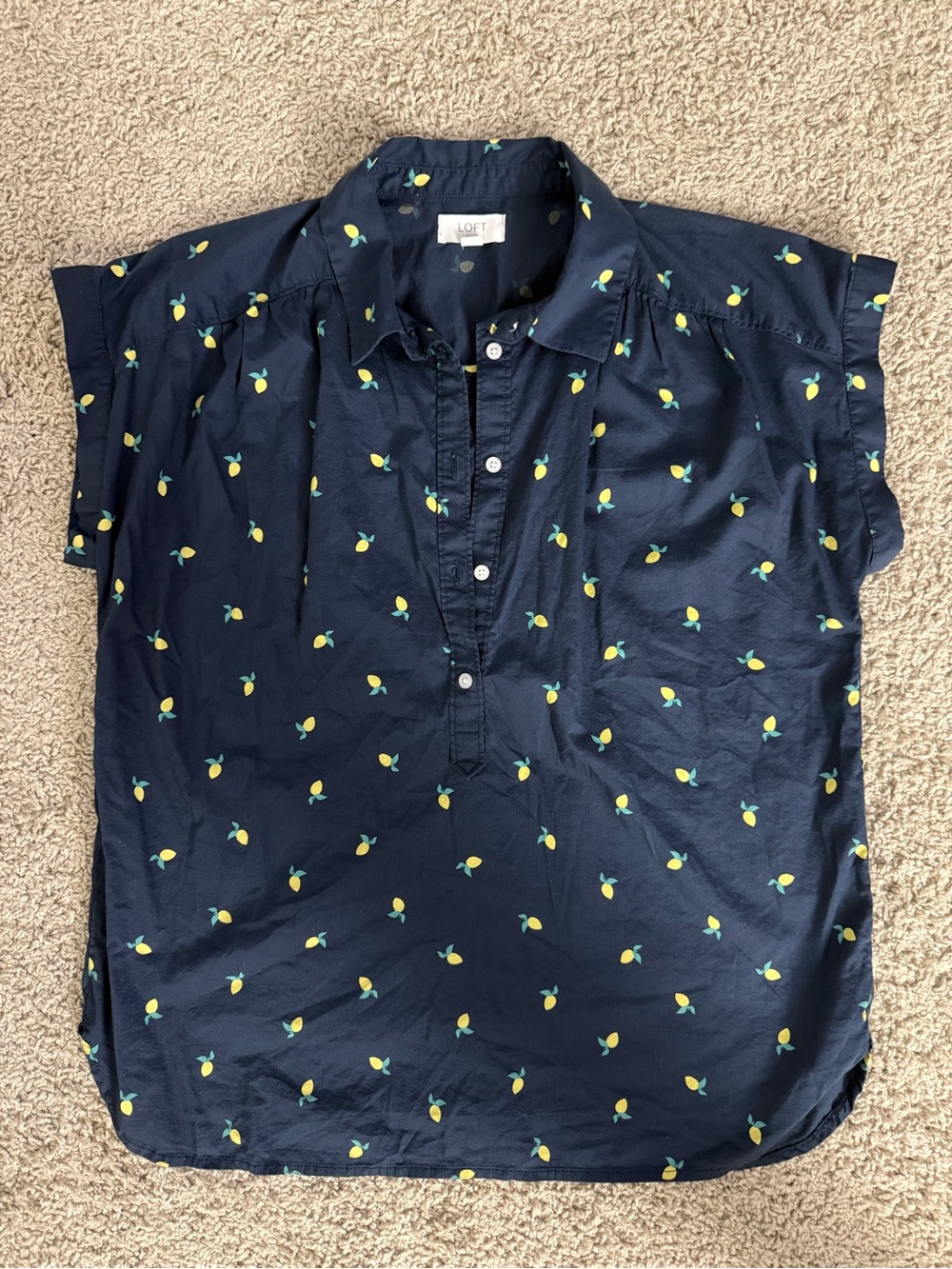 LOFT Outlet Women’s Small Navy Blue Lemon Print Short Sleeve Popover Blouse Top